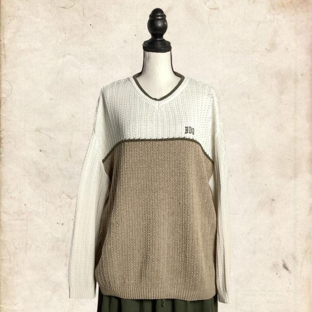 BDG White and Brown Sweater